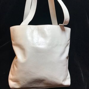 CHANEL EMBOSSED CC HANDBAG OYSTER WHITE EXCL